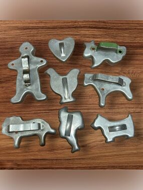 Vintage Aluminum Metal Cookie Cutters EUC
Set of 8.